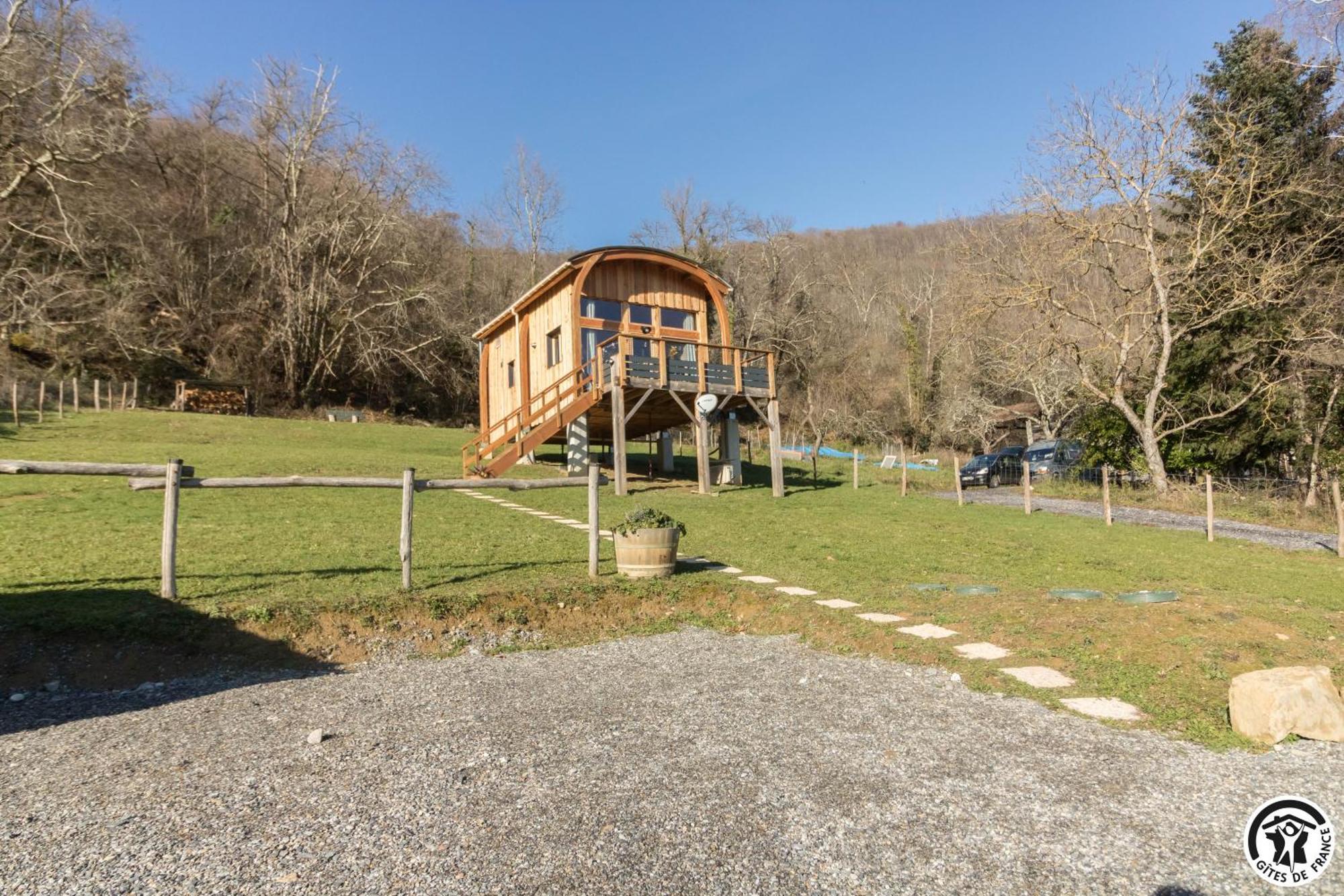 Insolite Pyrenees Hébergement de vacances